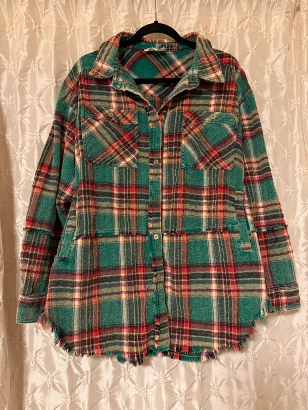 Oli & Hali Oversized Plaid Flannel Shacket Button Up Green Red Oversized Shirt - Picture 2 of 10